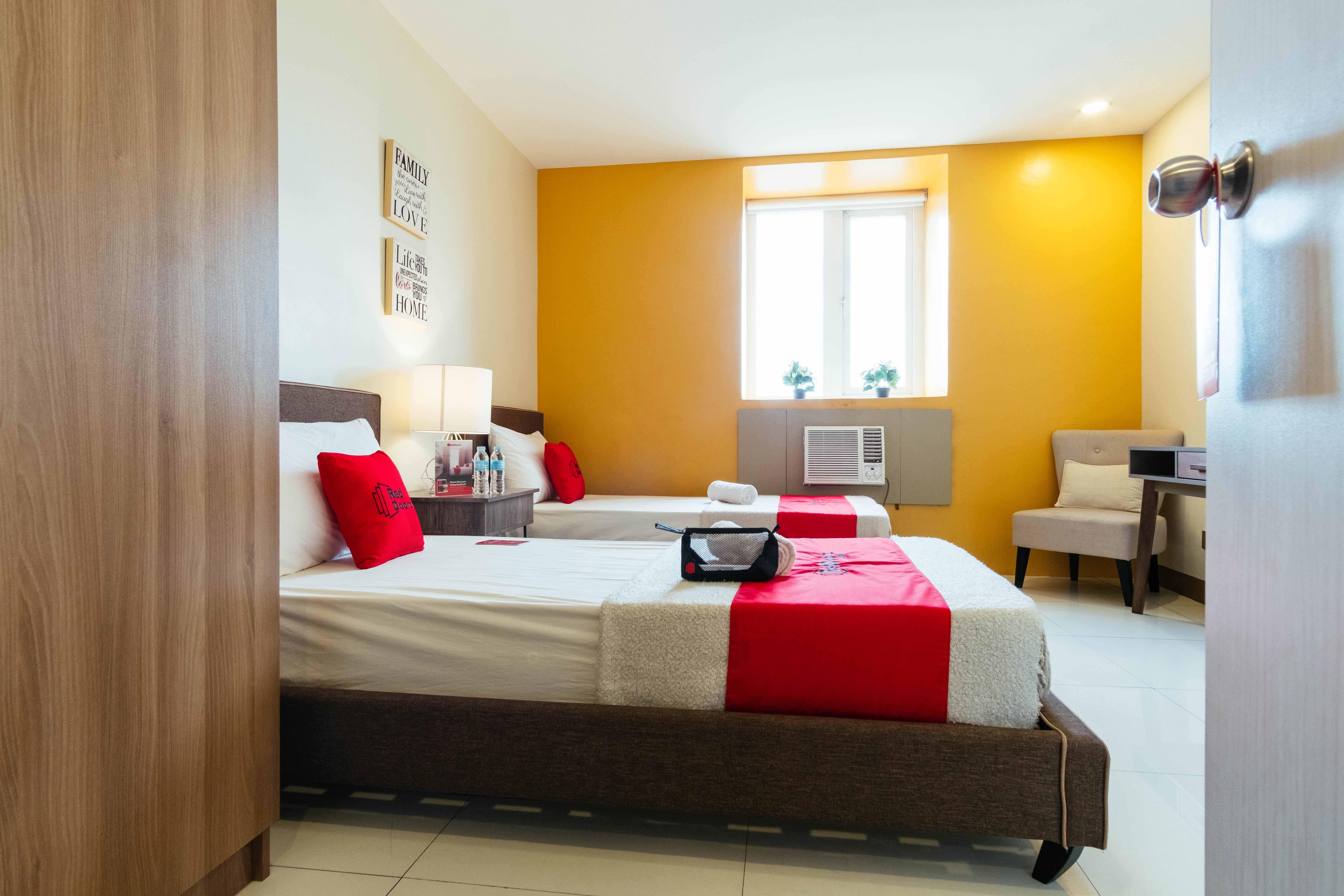 Reddoorz Plus @ Kamuning Quezon City Esterno foto