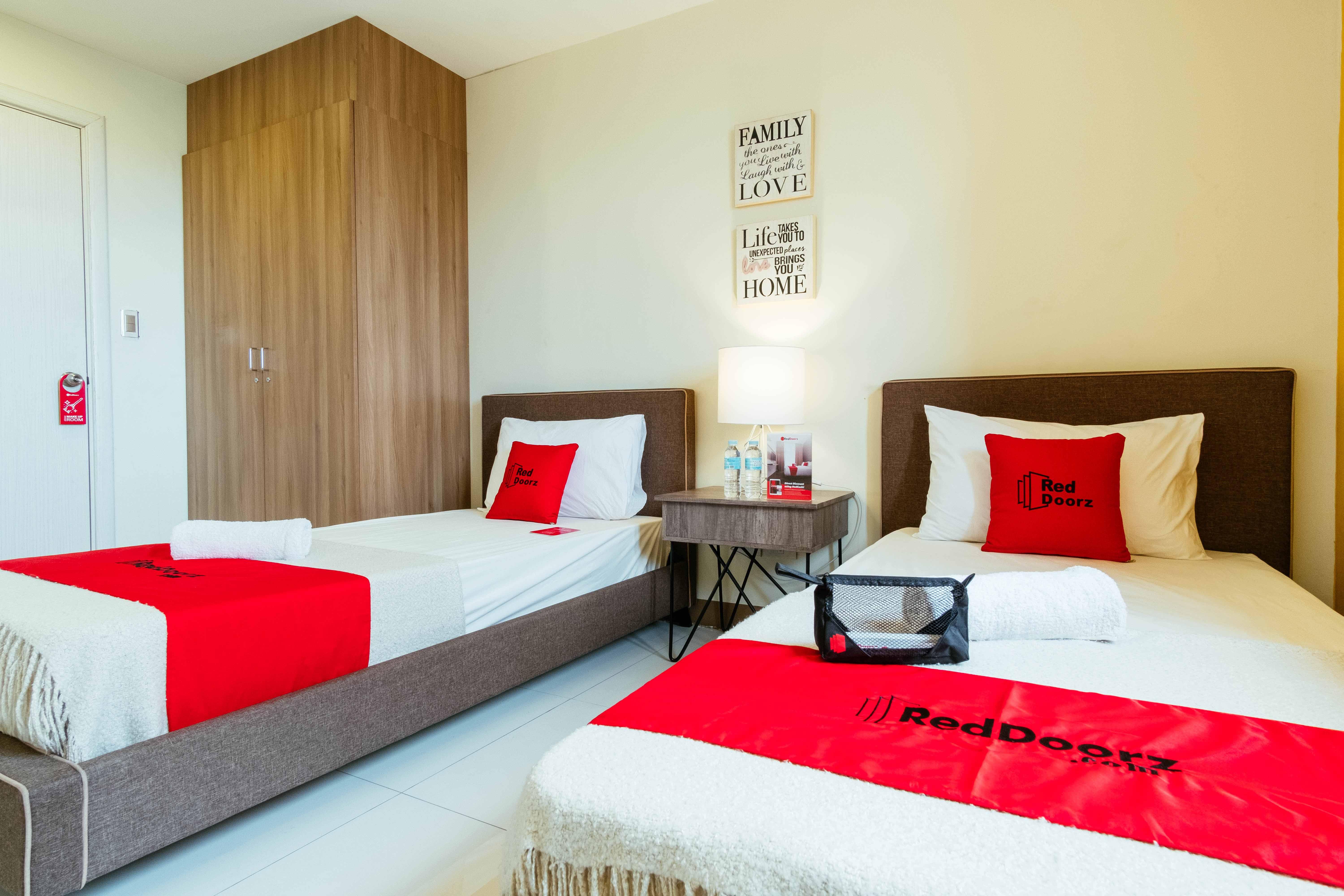 Reddoorz Plus @ Kamuning Quezon City Esterno foto